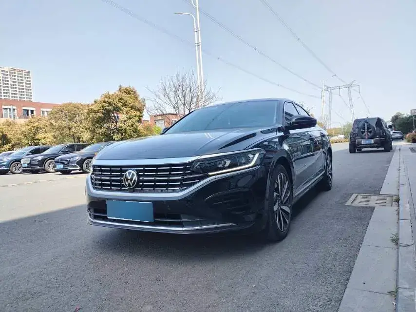 2022 Volkswagen Passat 2.0T 186HP L4 7DCT