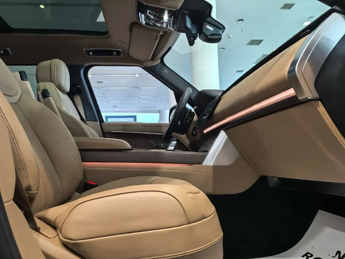 2025 Land Rover Range Rover 3.0T 400HP L6 8AT,autocango,china used car exporter,china ev exporter,chinese used car exporter,chinese used ev exporter