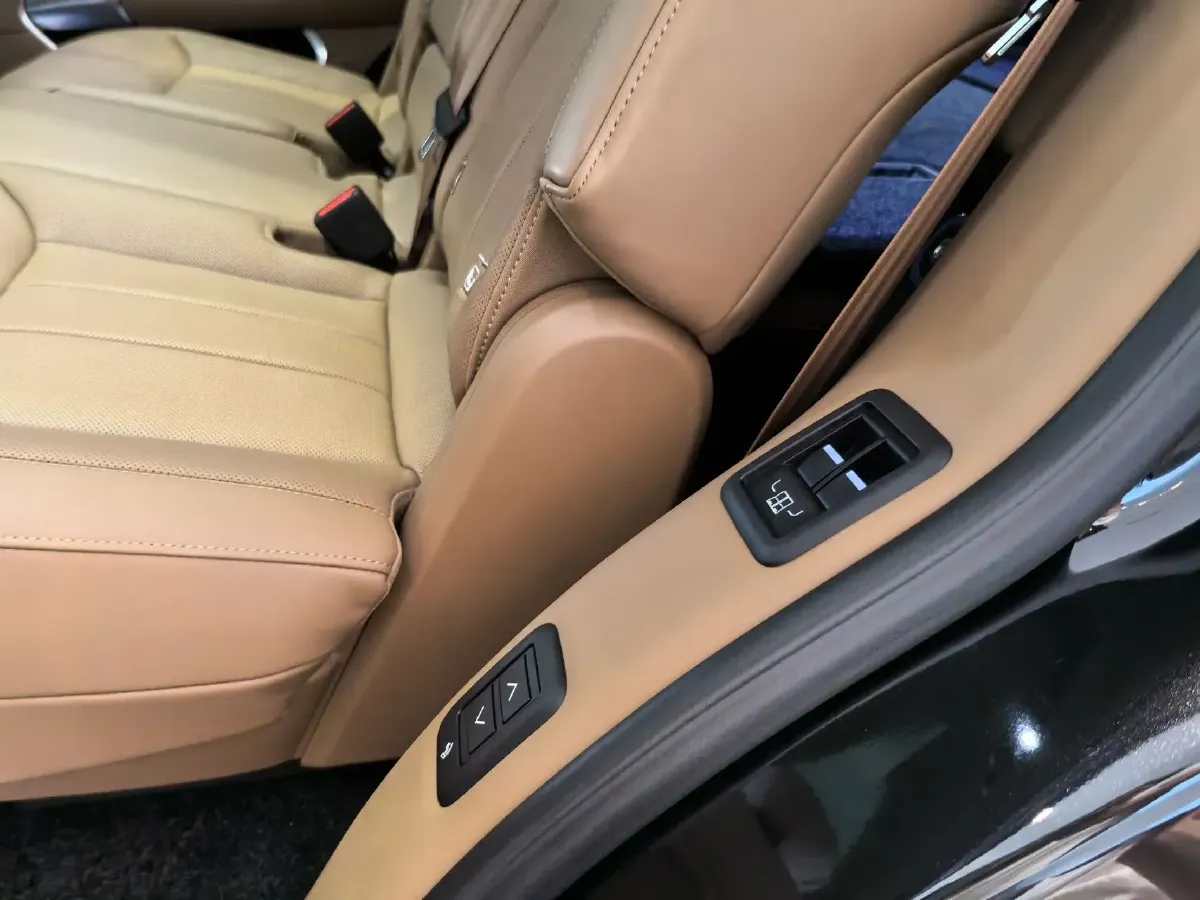 2025 Land Rover Range Rover 3.0T 400HP L6 8AT,autocango,china used car exporter,china ev exporter,chinese used car exporter,chinese used ev exporter