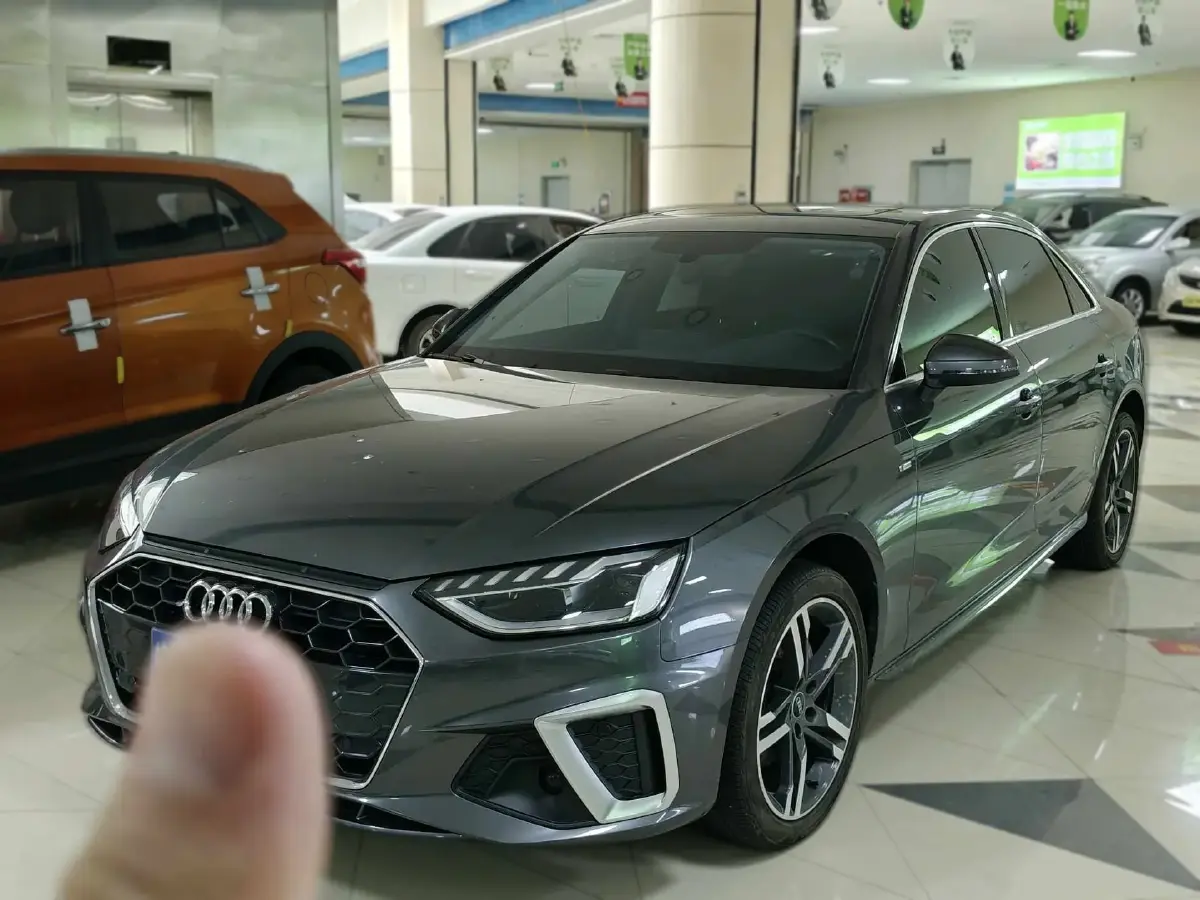 2023 Audi A4L 2.0T 190HP L4 7DCT