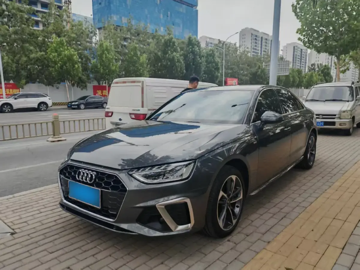 2024 Audi A4L 2.0T 190HP L4 7DCT