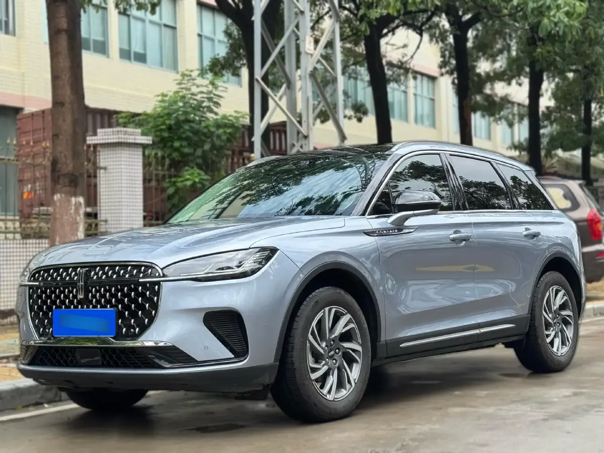 2023 Lincoln Corsair 2.0T 261HP L4 8AT