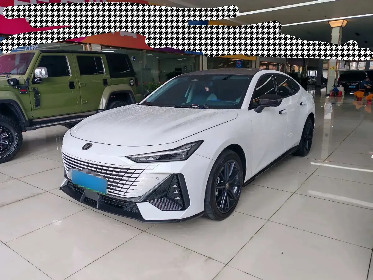 2023 ChangAn UNI-V iDD 1.5T 170HP L4 6TCT PHEV 18.4KWH
