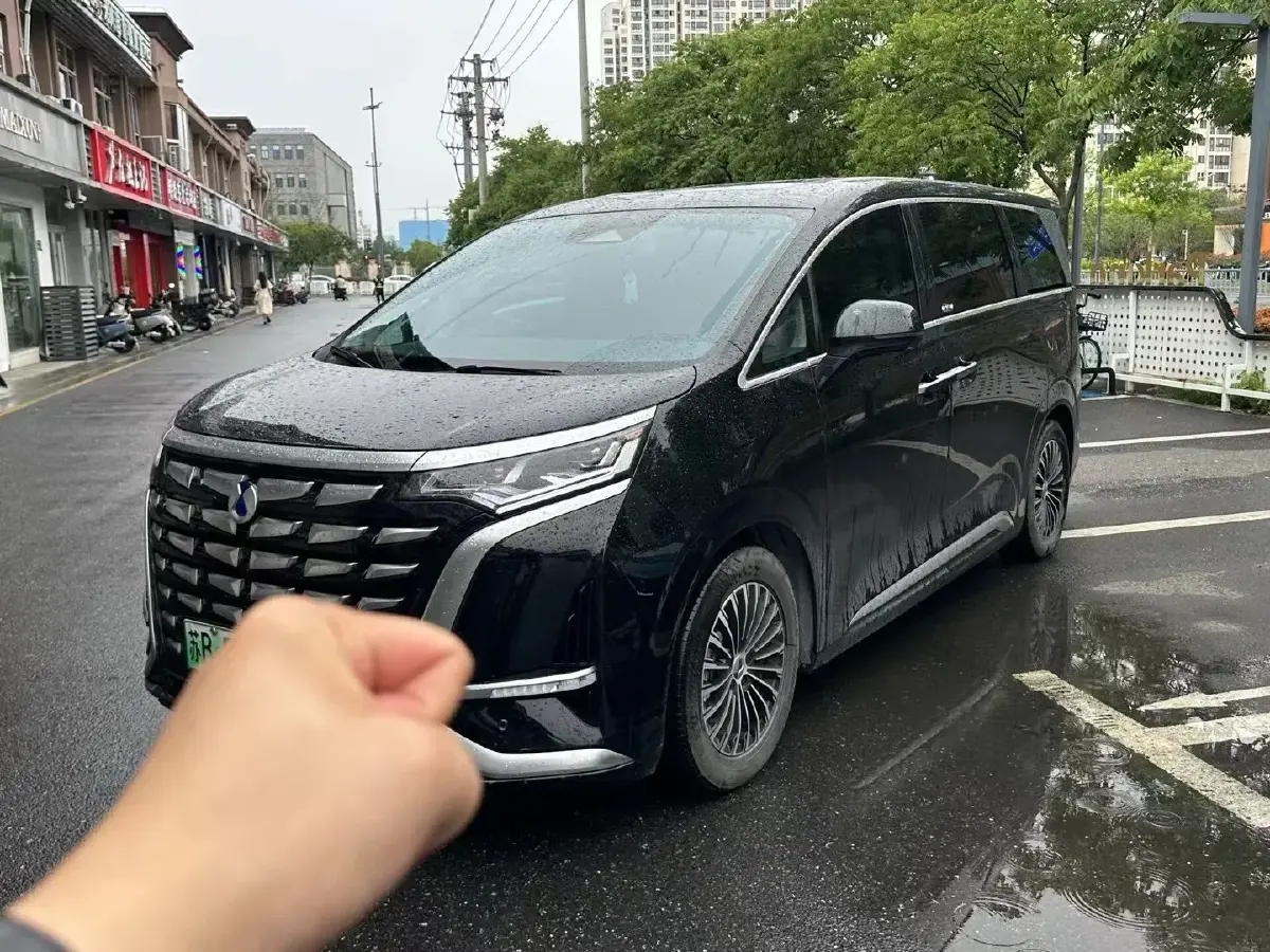 2024 Denza D9 1.5T 139HP L4 E-CVT PHEV 40KWH