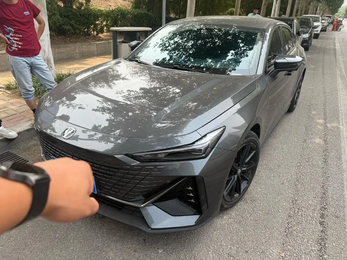 2023 ChangAn UNI-V 1.5T 188HP L4 7DCT