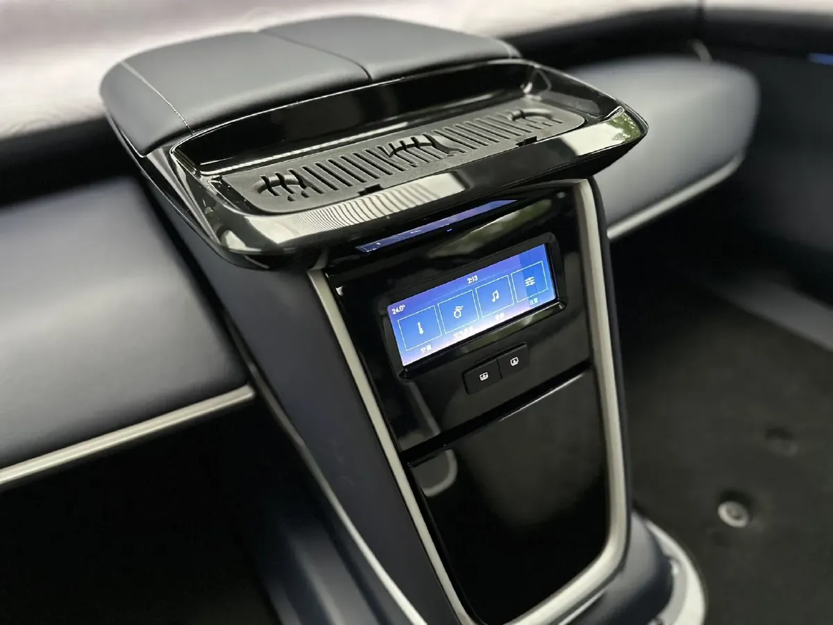 2022 Lincoln Navigator One 3.5T 415HP V6 10AT,autocango,china used car exporter,china ev exporter,chinese used car exporter,chinese used ev exporter