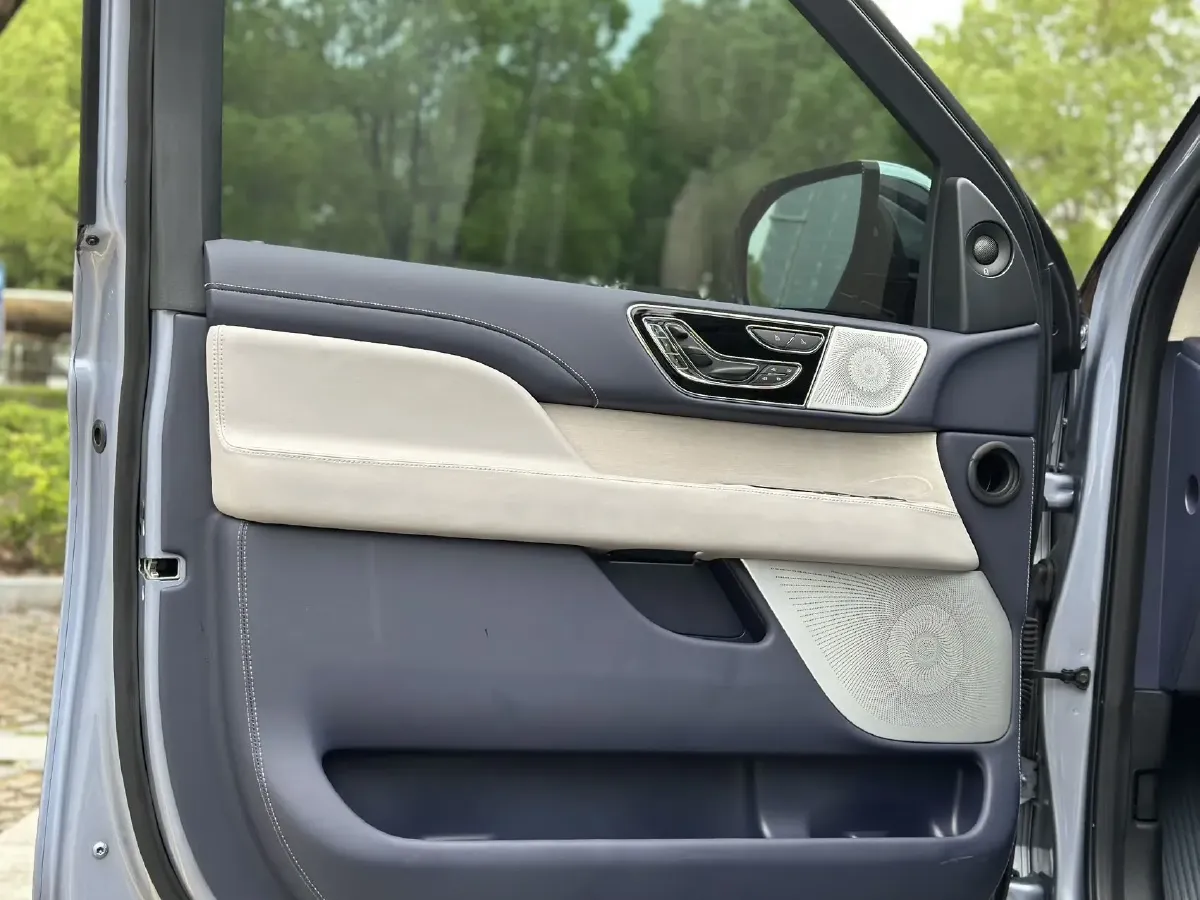 2022 Lincoln Navigator One 3.5T 415HP V6 10AT,autocango,china used car exporter,china ev exporter,chinese used car exporter,chinese used ev exporter