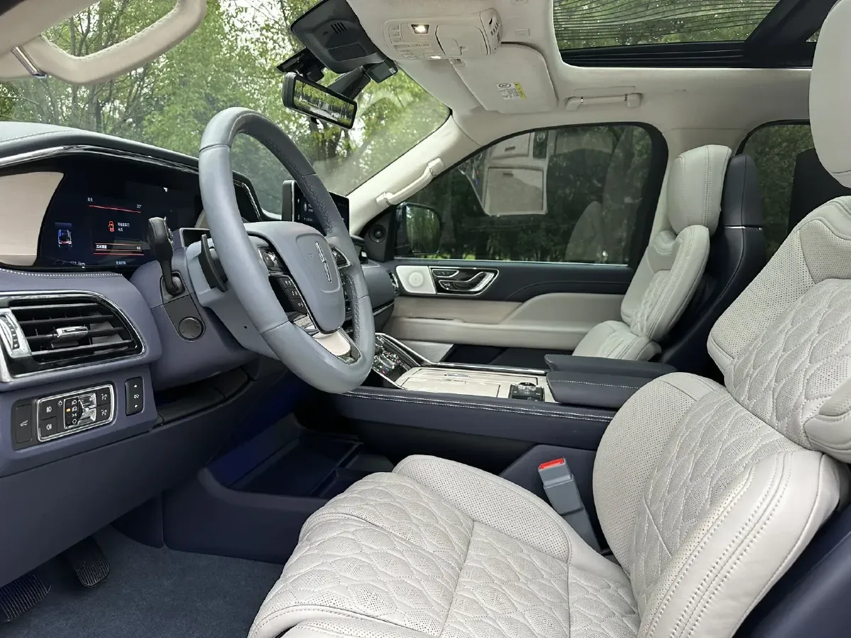 2022 Lincoln Navigator One 3.5T 415HP V6 10AT,autocango,china used car exporter,china ev exporter,chinese used car exporter,chinese used ev exporter