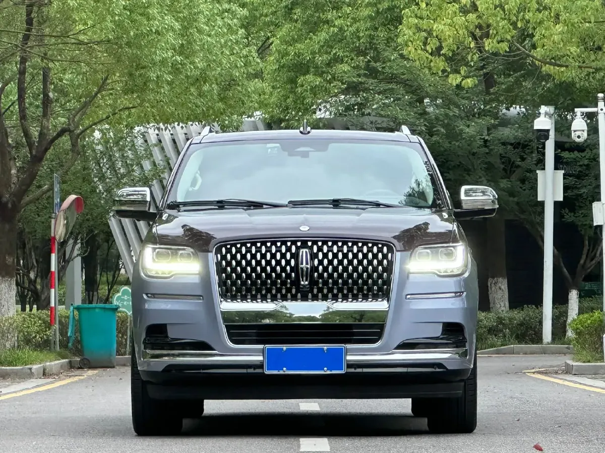 2022 Lincoln Navigator One 3.5T 415HP V6 10AT,autocango,china used car exporter,china ev exporter,chinese used car exporter,chinese used ev exporter
