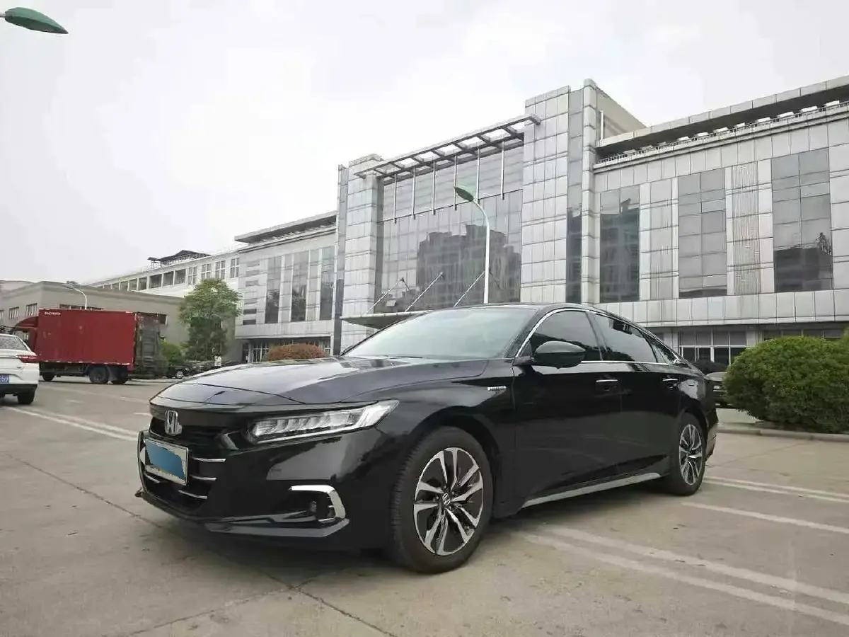 2022 Honda Accord 2.0L 146HP L4 E-CVT Hybrid