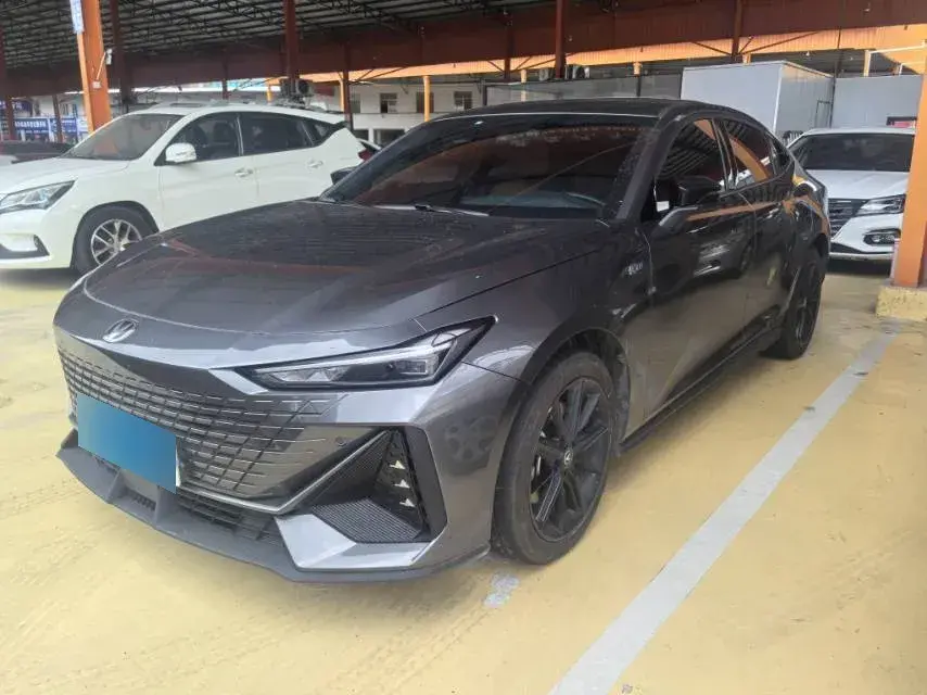 2023 ChangAn UNI-V iDD 1.5T 170HP L4 6TCT PHEV 18.4KWH