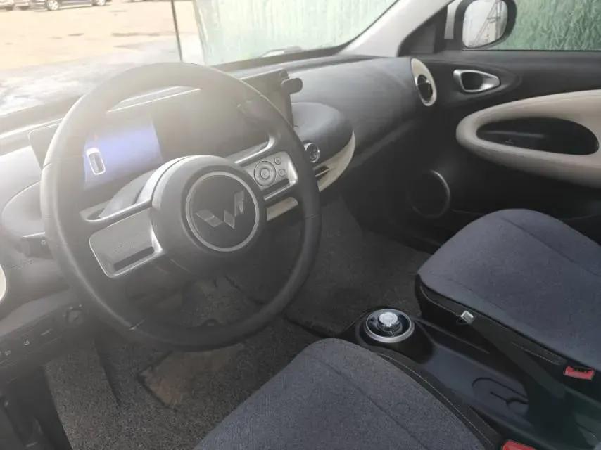 2023 WuLing Air ev BEV 28.4KWH,autocango,china used car exporter,china ev exporter,chinese used car exporter,chinese used ev exporter