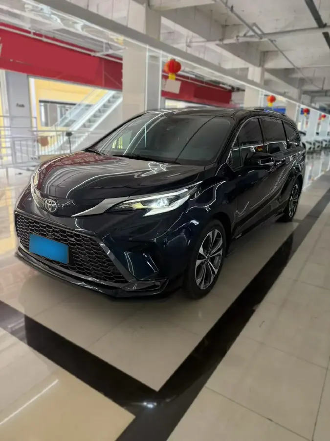 2022 Toyota Granvia 2.5L 192HP L4 E-CVT Hybrid