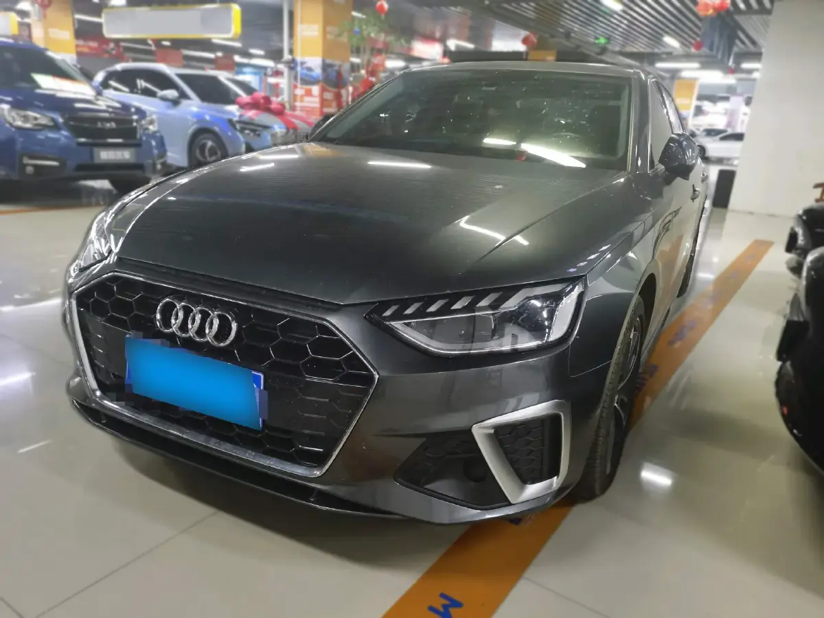 2022 Audi A4L 2.0T 190HP L4 7DCT