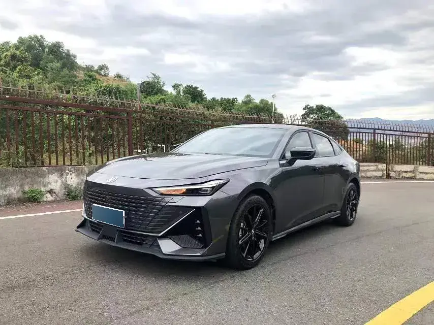 2022 ChangAn UNI-V 1.5T 188HP L4 7DCT