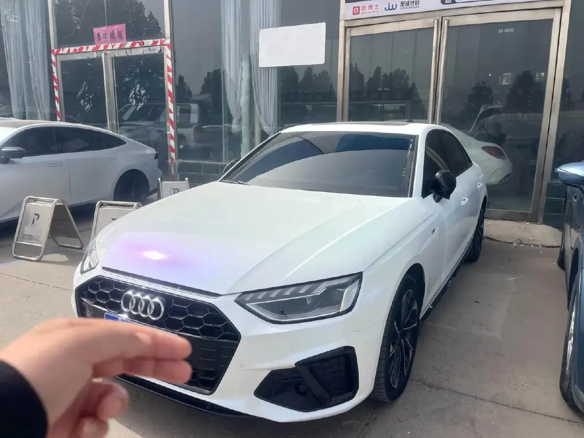 2023 Audi A4L 2.0T 190HP L4 7DCT