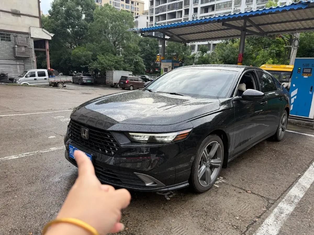 2023 Honda Accord 1.5T 192HP L4 CVT