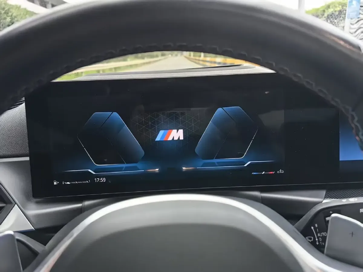 2024 BMW 3.0T 333HP L6 8AT,autocango,china used car exporter,china ev exporter,chinese used car exporter,chinese used ev exporter