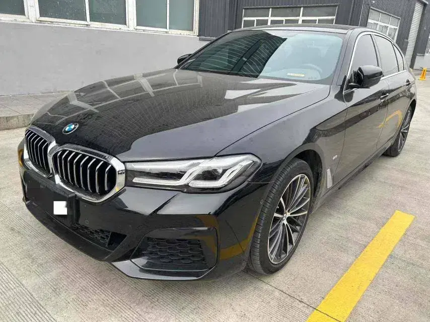 2022 BMW 5 Series 2.0T 252HP L4 8AT