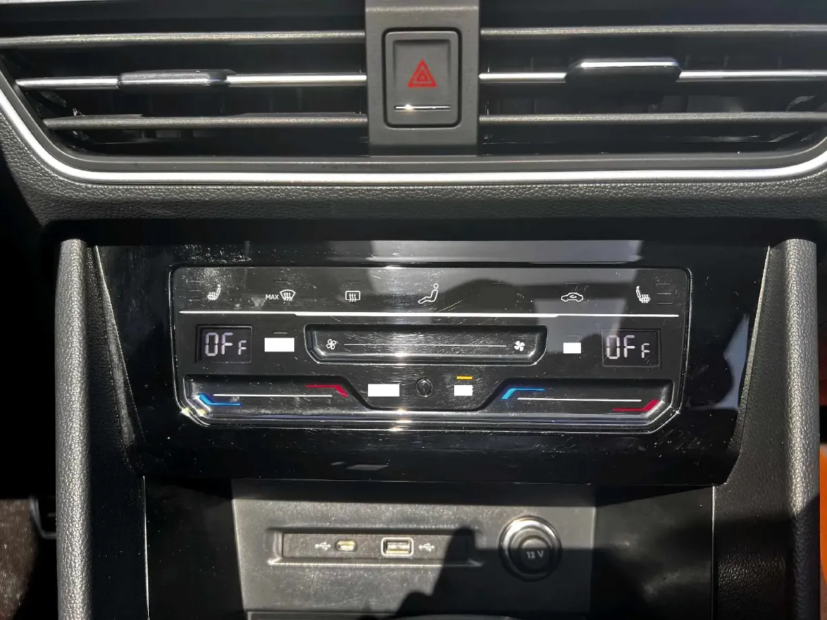 2024 Volkswagen Tiguan L 2.0T 186HP L4 7DCT,autocango,china used car exporter,china ev exporter,chinese used car exporter,chinese used ev exporter