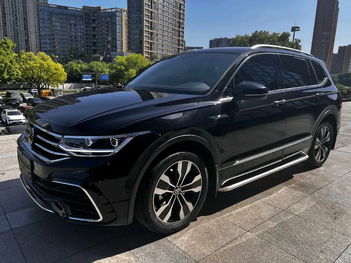2024 Volkswagen Tiguan L 2.0T 186HP L4 7DCT,autocango,china used car exporter,china ev exporter,chinese used car exporter,chinese used ev exporter