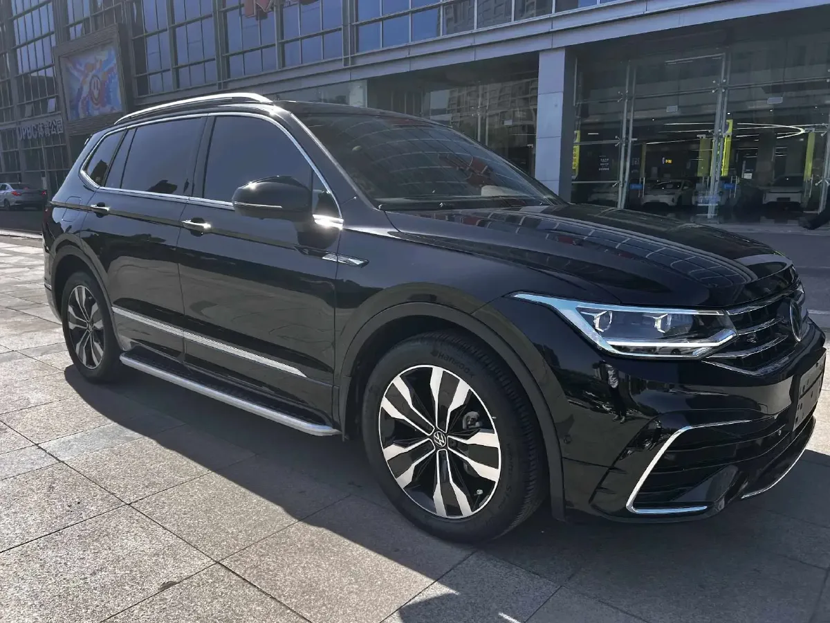 2024 Volkswagen Tiguan L 2.0T 186HP L4 7DCT,autocango,china used car exporter,china ev exporter,chinese used car exporter,chinese used ev exporter