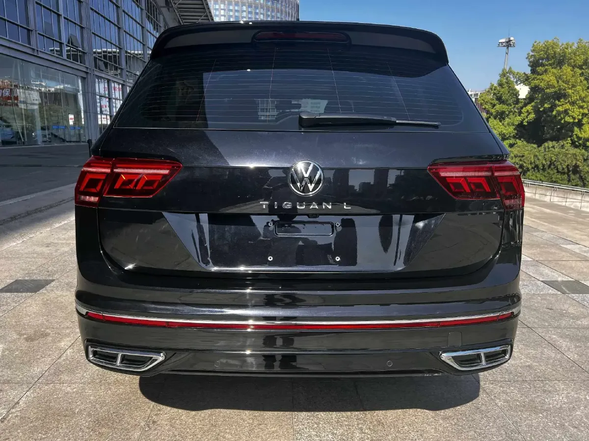 2024 Volkswagen Tiguan L 2.0T 186HP L4 7DCT,autocango,china used car exporter,china ev exporter,chinese used car exporter,chinese used ev exporter