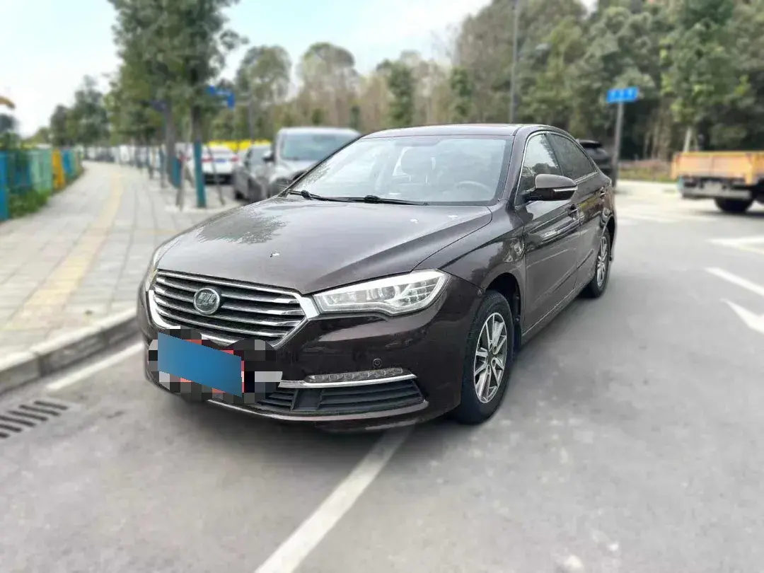 2015 LiFan 820 1.8L 133HP L4 5MT