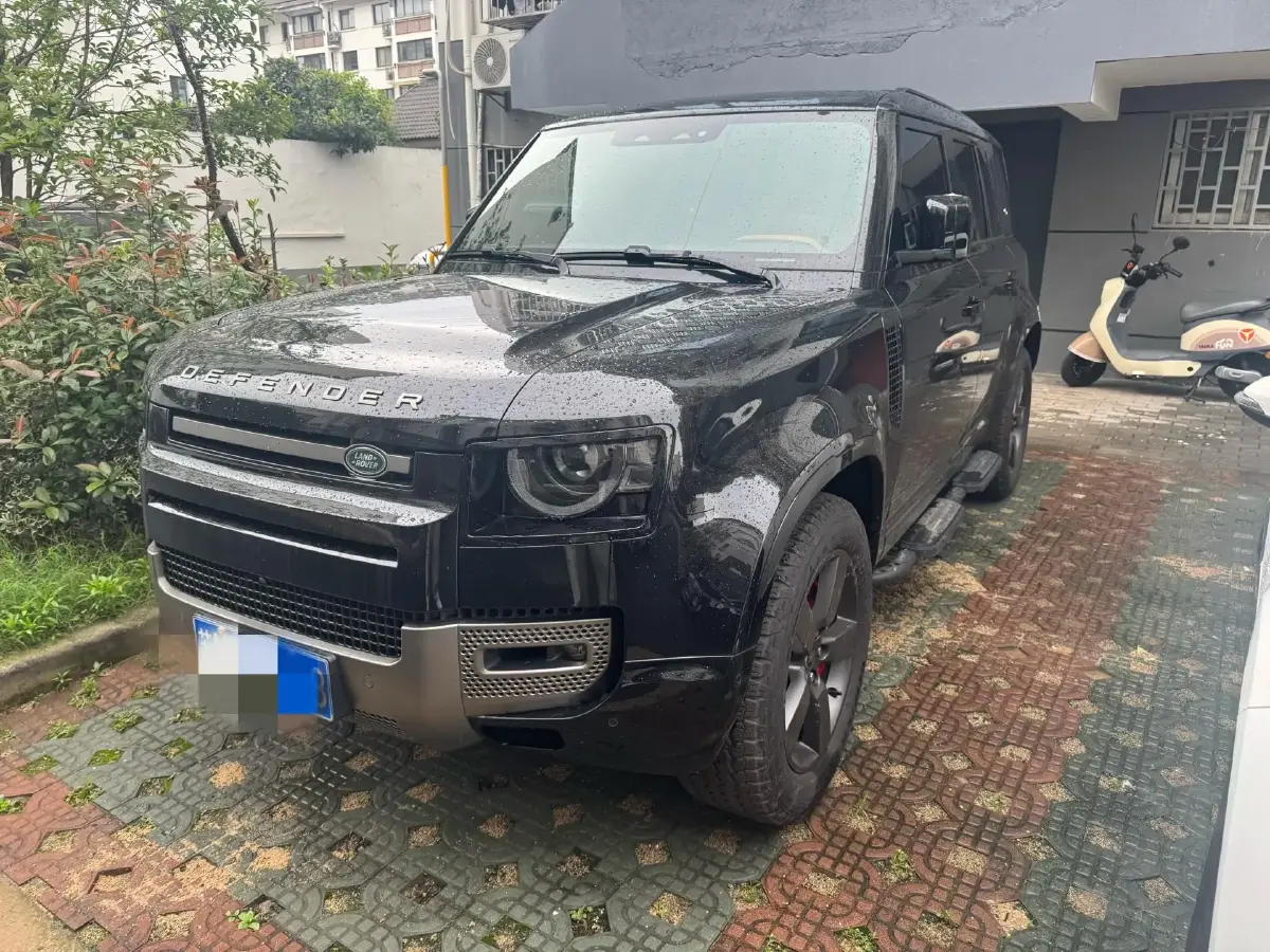 2024 Land Rover Defender 3.0T 400HP L6 8AT
