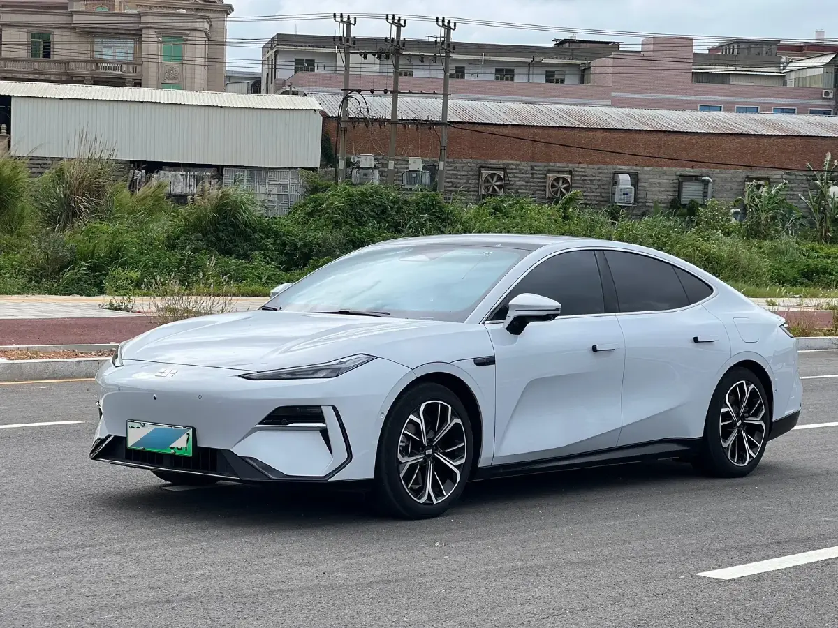 2025 Geely Galaxy E8 BEV 76KWH