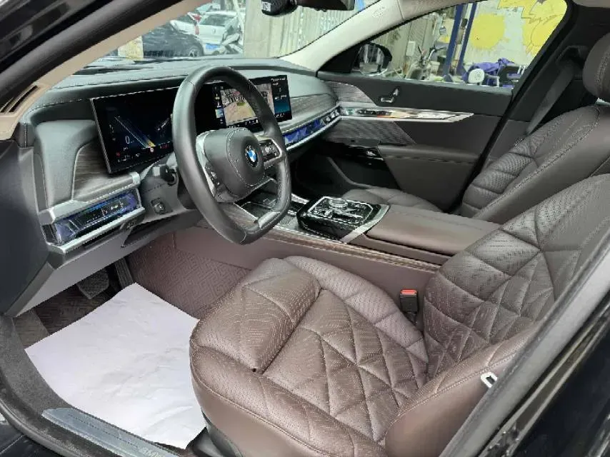 2023 BMW 3.0T 333HP L6 8AT,autocango,china used car exporter,china ev exporter,chinese used car exporter,chinese used ev exporter