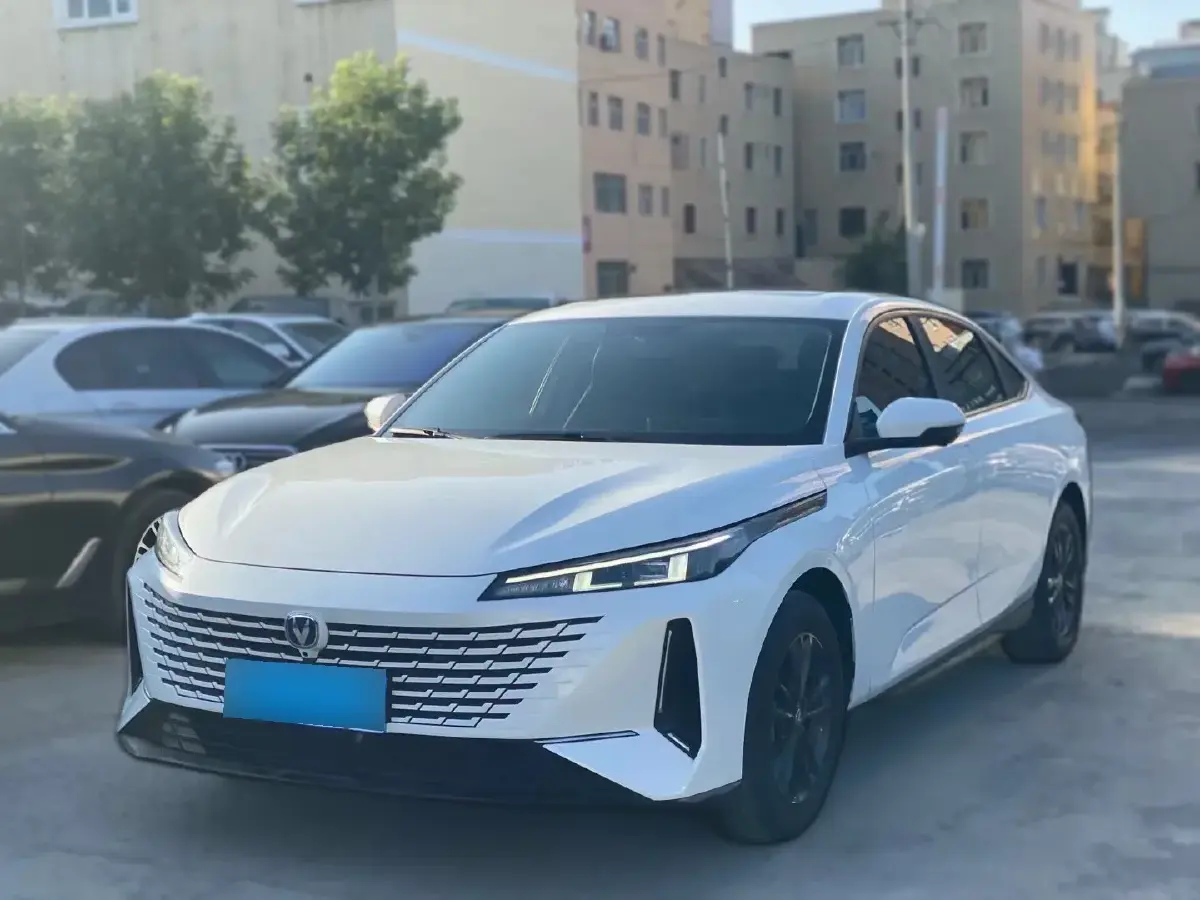 2023 ChangAn Lamore 1.5T 170HP L4 7DCT