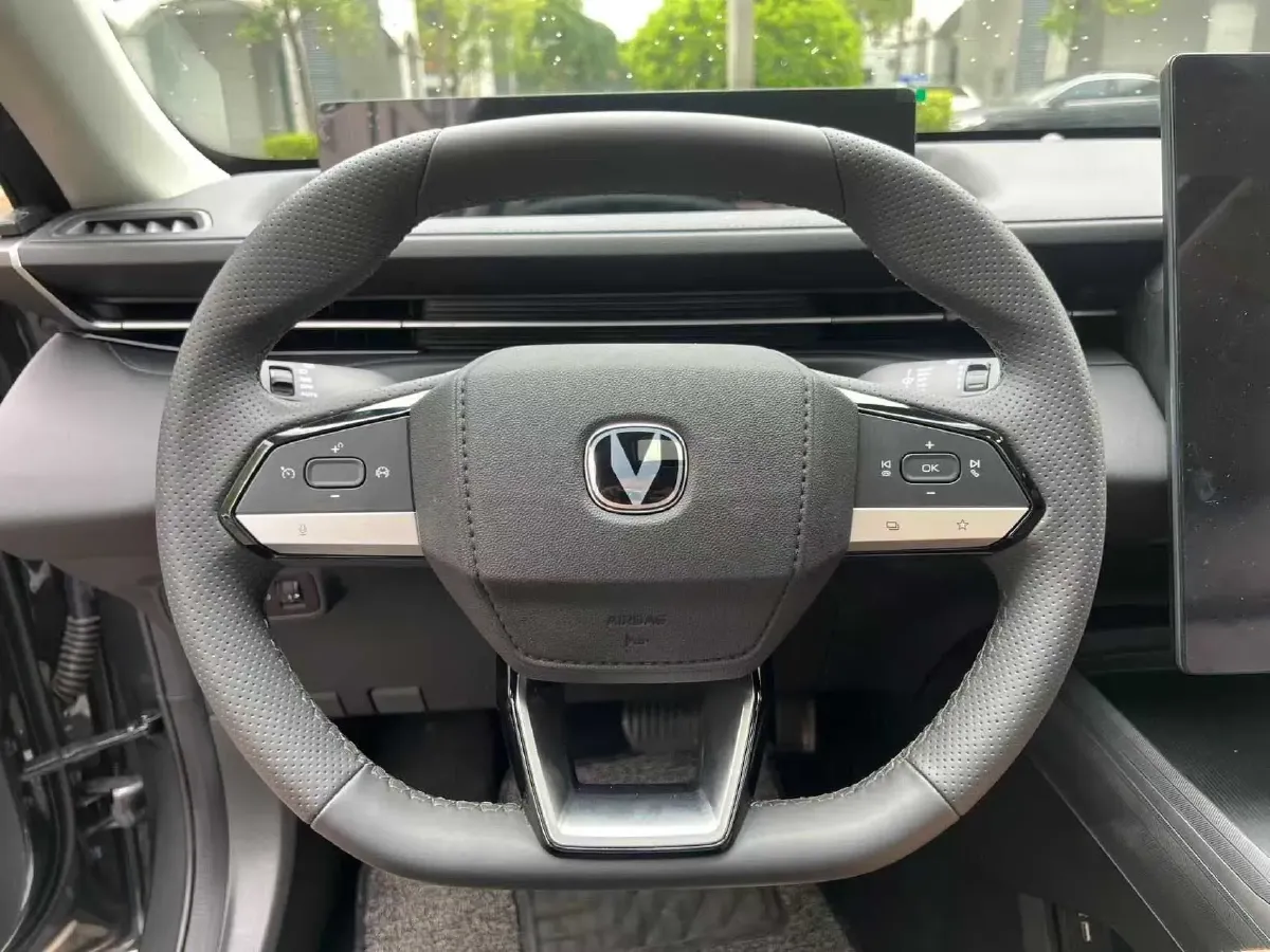 2024 ChangAn Eado 1.5T 170HP L4 7DCT,autocango,china used car exporter,china ev exporter,chinese used car exporter,chinese used ev exporter