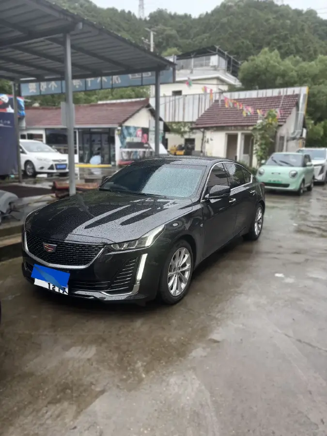 2022 Cadillac CT5 2.0T 237HP L4 10AT