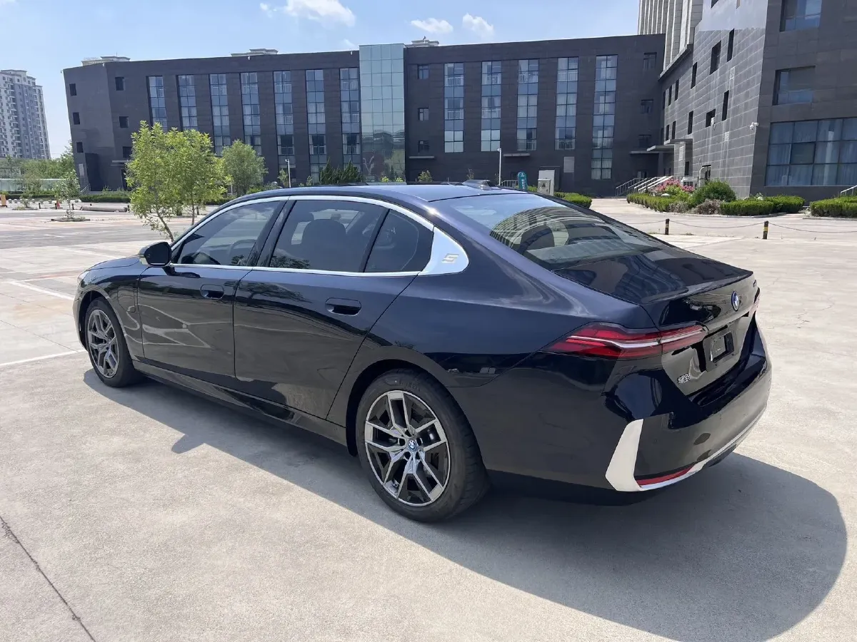 2024 BMW i5 BEV 79.05KWH,autocango,china used car exporter,china ev exporter,chinese used car exporter,chinese used ev exporter