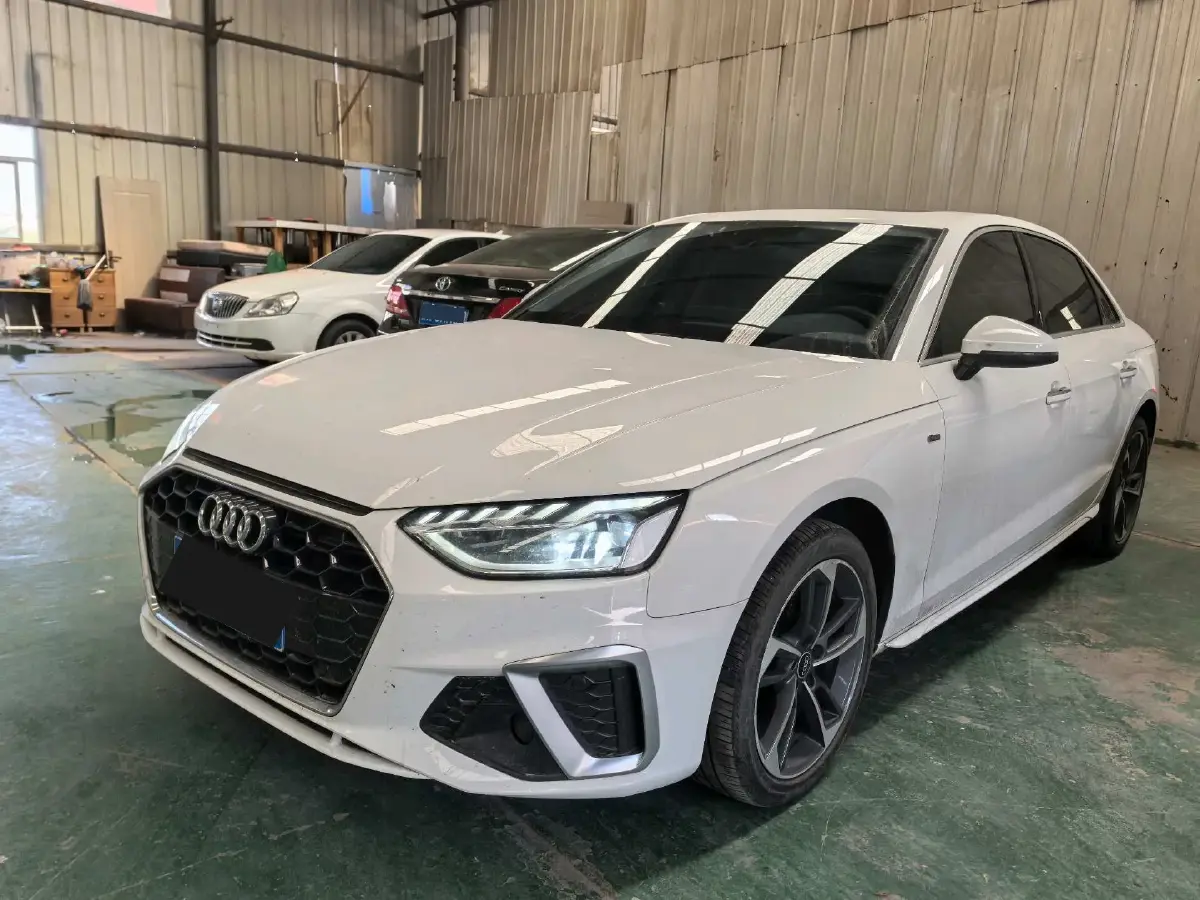 2022 Audi A4L 2.0T 190HP L4 7DCT