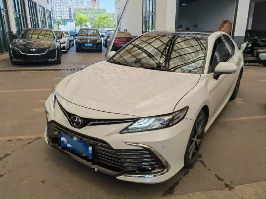 2021 Toyota Camry 2.5L 209HP L4 8AT