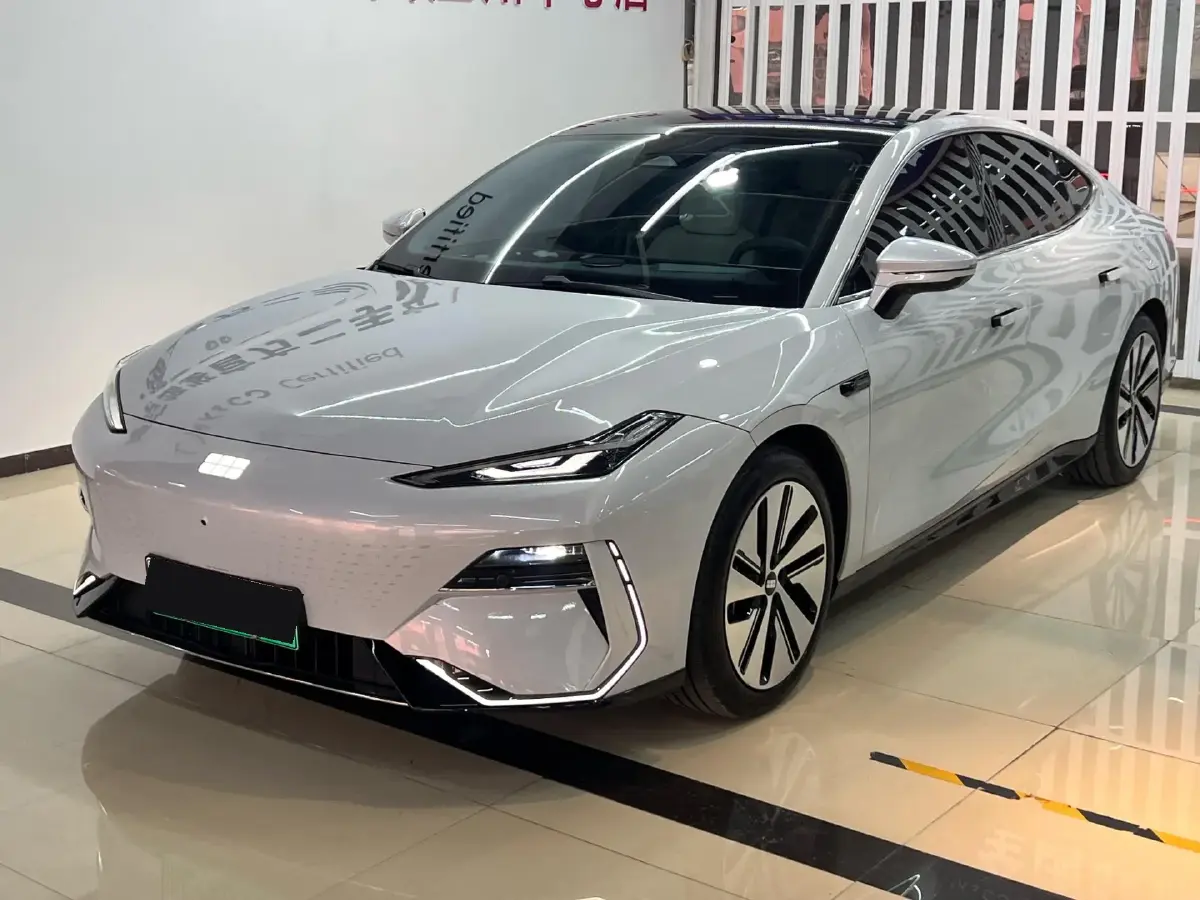 2024 Geely Galaxy E8 BEV 76KWH