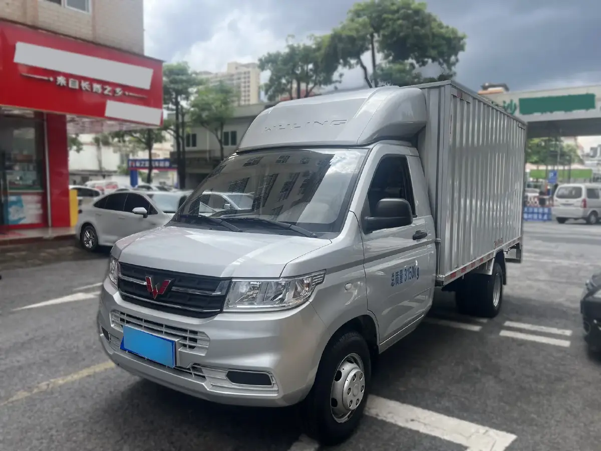 2022 WuLing RongGuang New Truck 1.5L 102HP L4 5MT