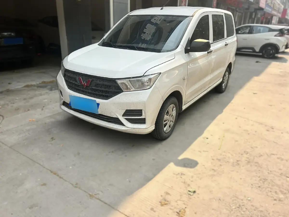 2021 WuLing HongGuang 1.5L 99HP L4 6MT