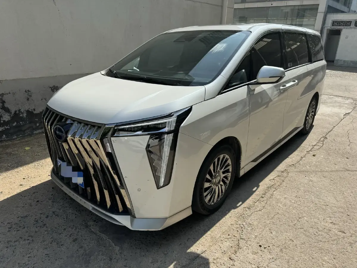 2023 GAC Trumpchi M8 2.0T 190HP L4 E-CVT Hybrid