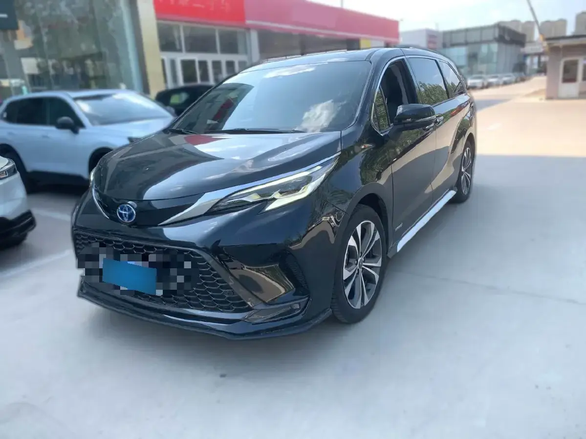 2023 Toyota Granvia 2.5L 189HP L4 E-CVT Hybrid