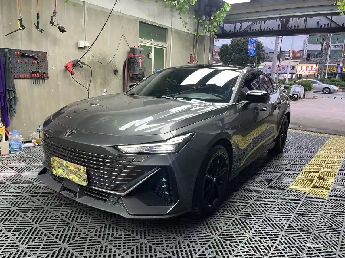 2022 ChangAn UNI-V 1.5T 188HP L4 7DCT