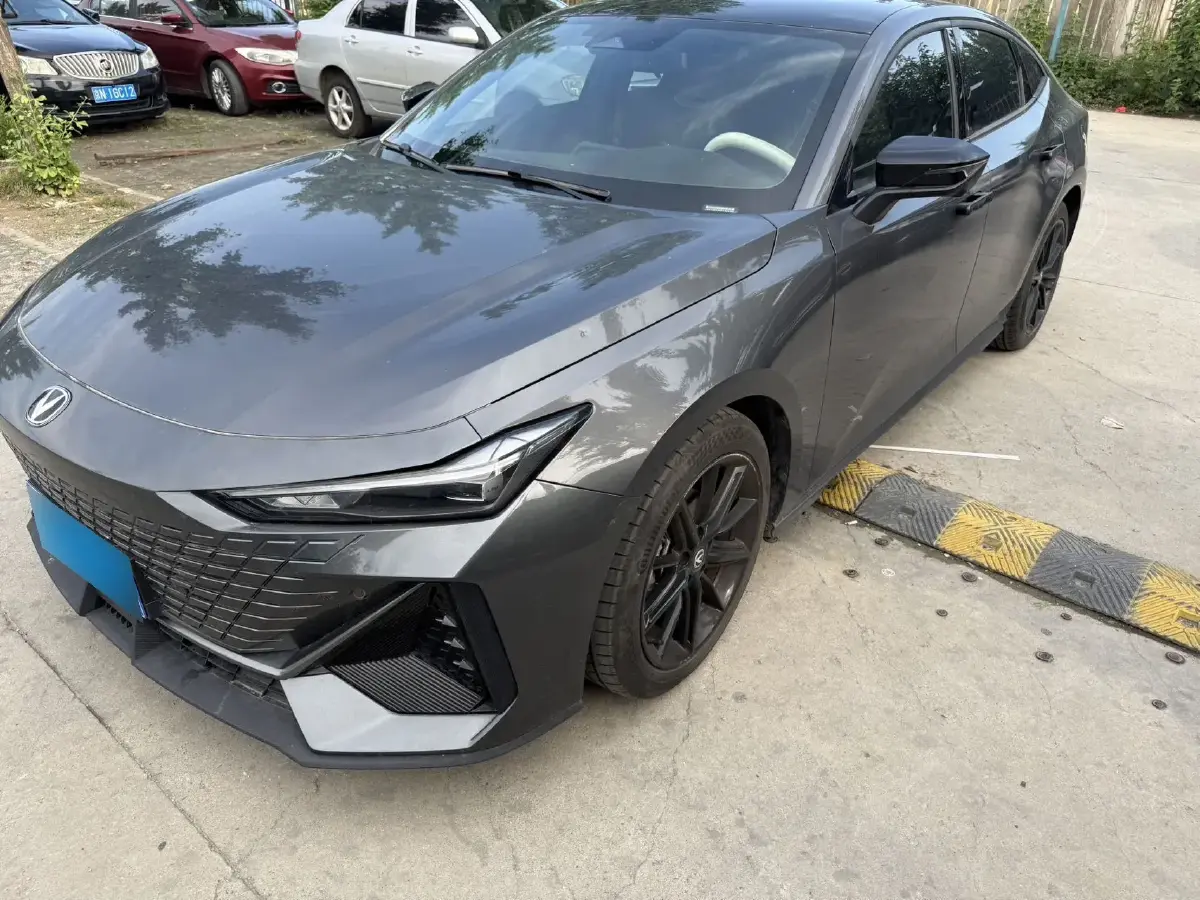 2022 ChangAn UNI-V 1.5T 188HP L4 7DCT