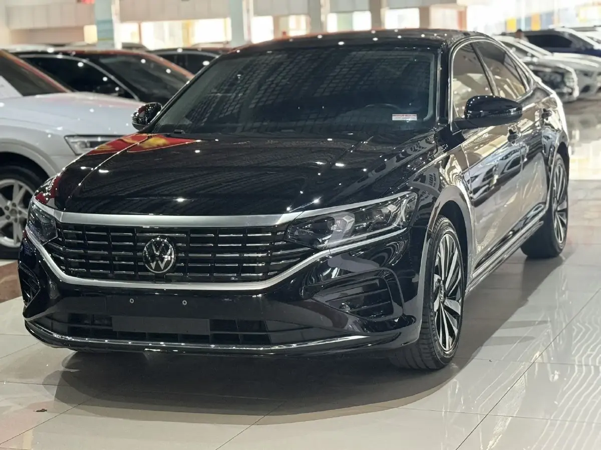 2022 Volkswagen Passat 2.0T 186HP L4 7DCT