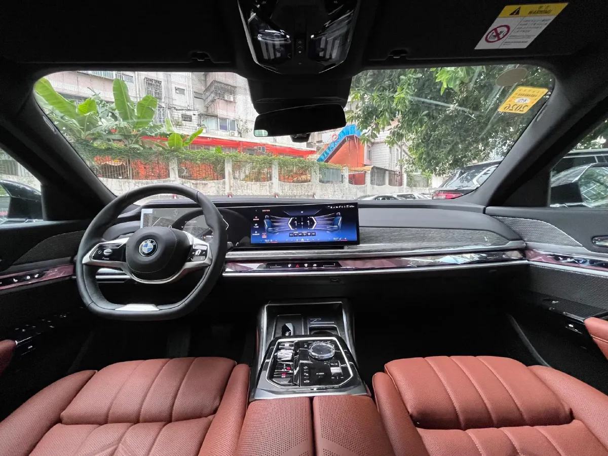 2023 BMW 3.0T 333HP L6 8AT,autocango,china used car exporter,china ev exporter,chinese used car exporter,chinese used ev exporter