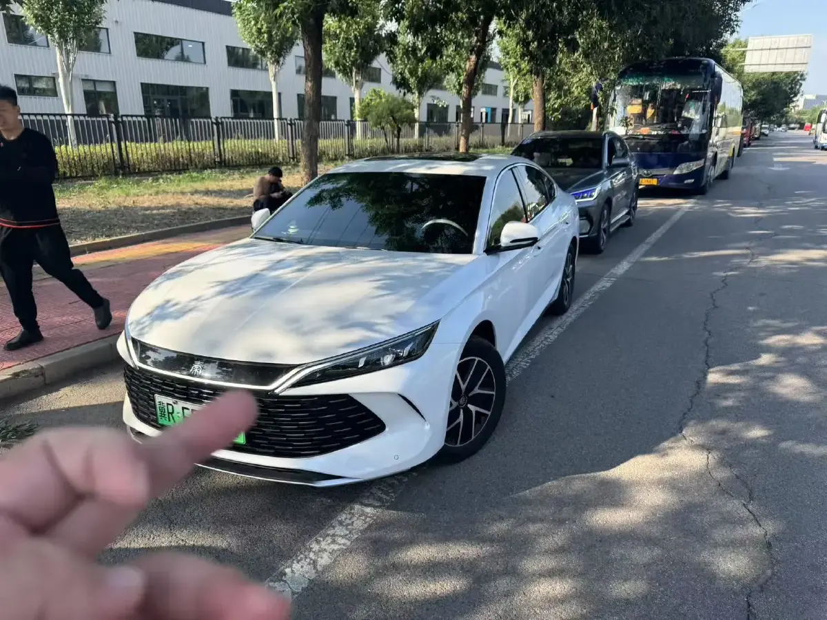 2024 BYD QinL 1.5L 101HP L4 E-CVT PHEV 15.87KWH