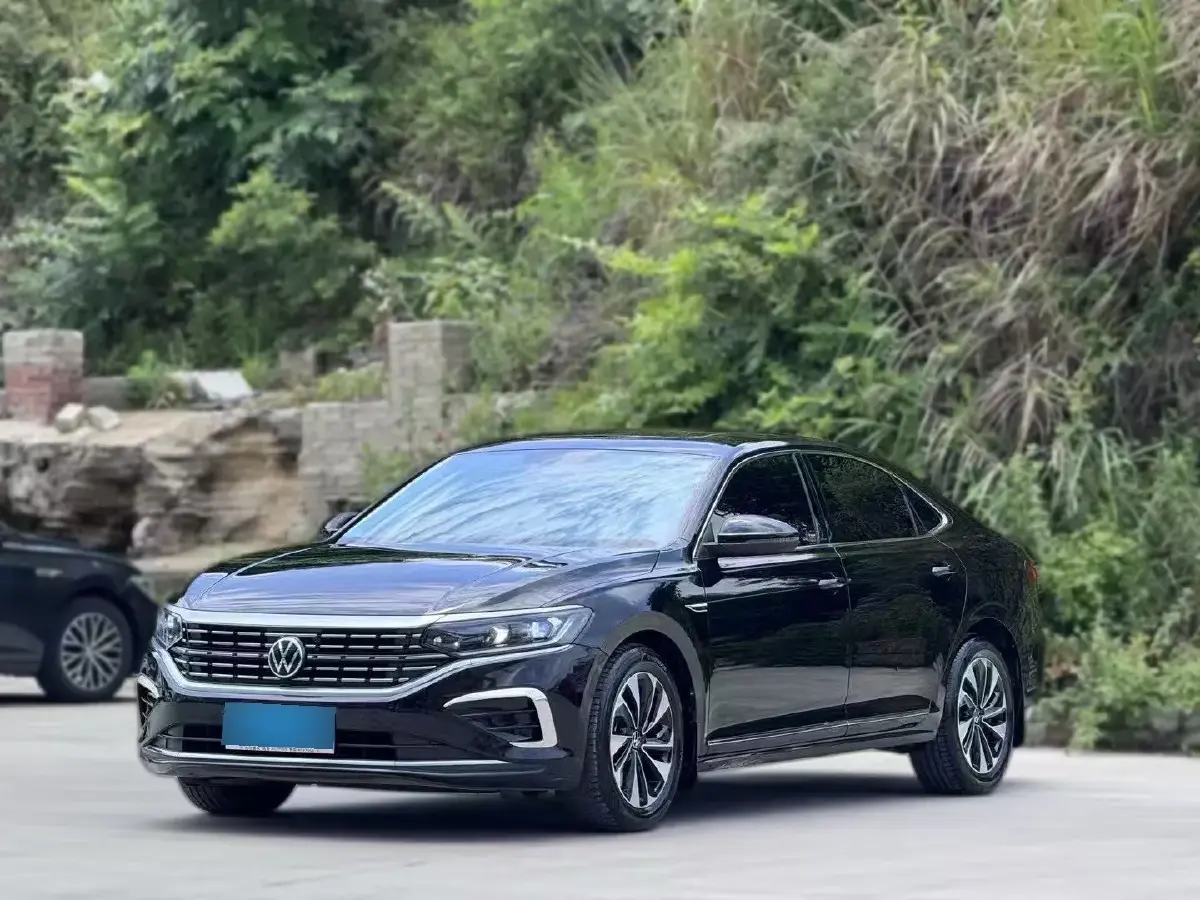 2022 Volkswagen Passat 1.4T 150HP L4 7DCT