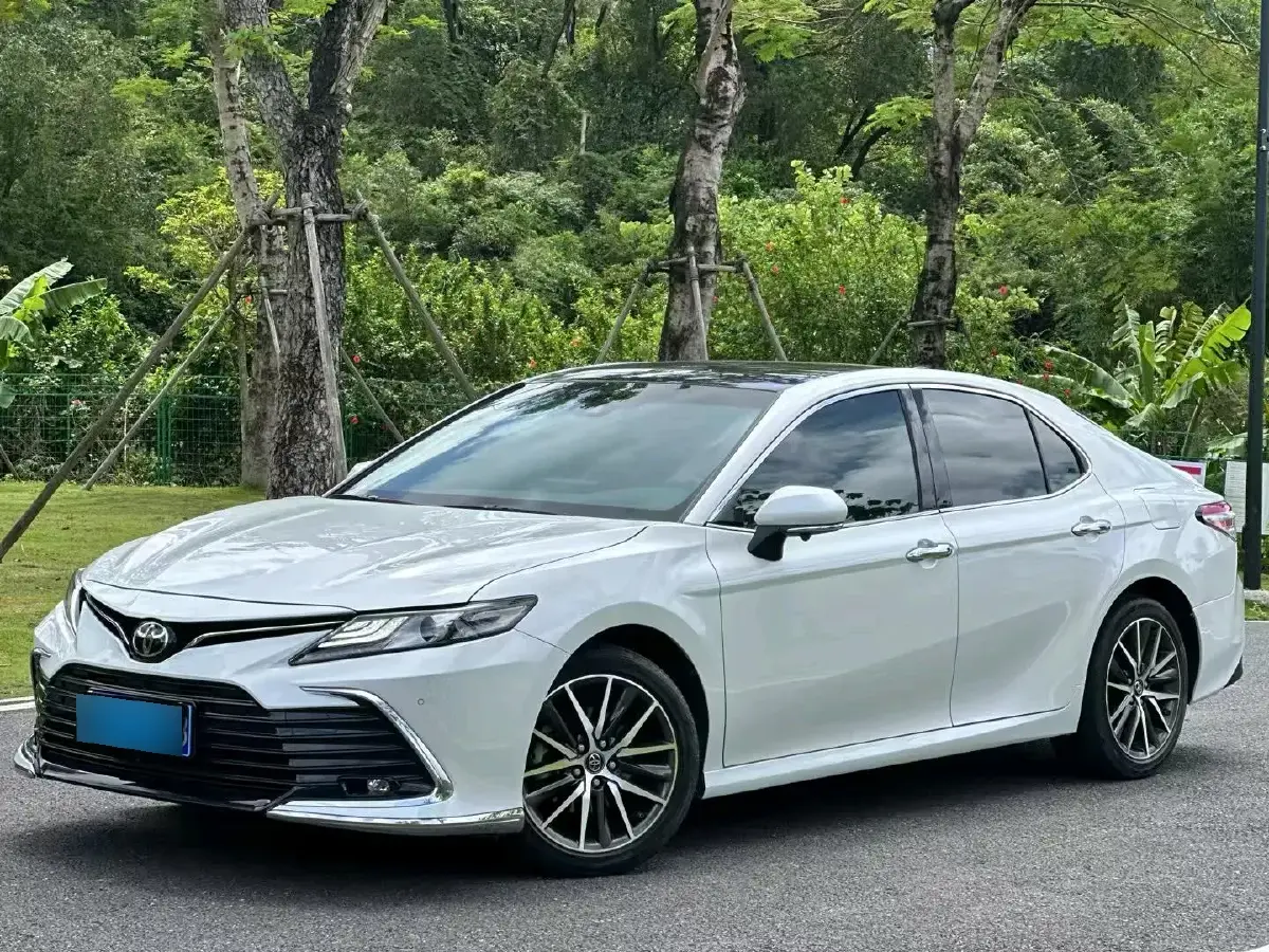 2021 Toyota Camry 2.5L 209HP L4 8AT