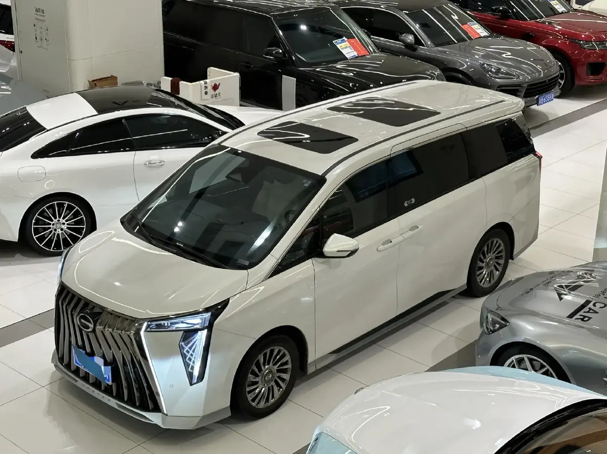 2023 GAC Trumpchi M8 2.0T 190HP L4 E-CVT Hybrid